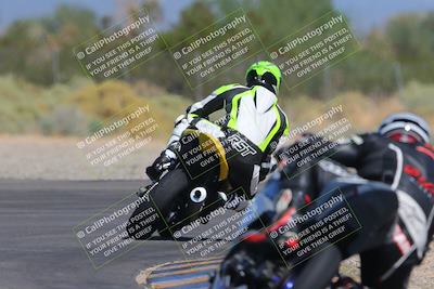 media/Sep-25-2023-Moto Forza (Mon) [[81ffa65e0a]]/B-C Group/Session 4 (Turn 2 Backside)/